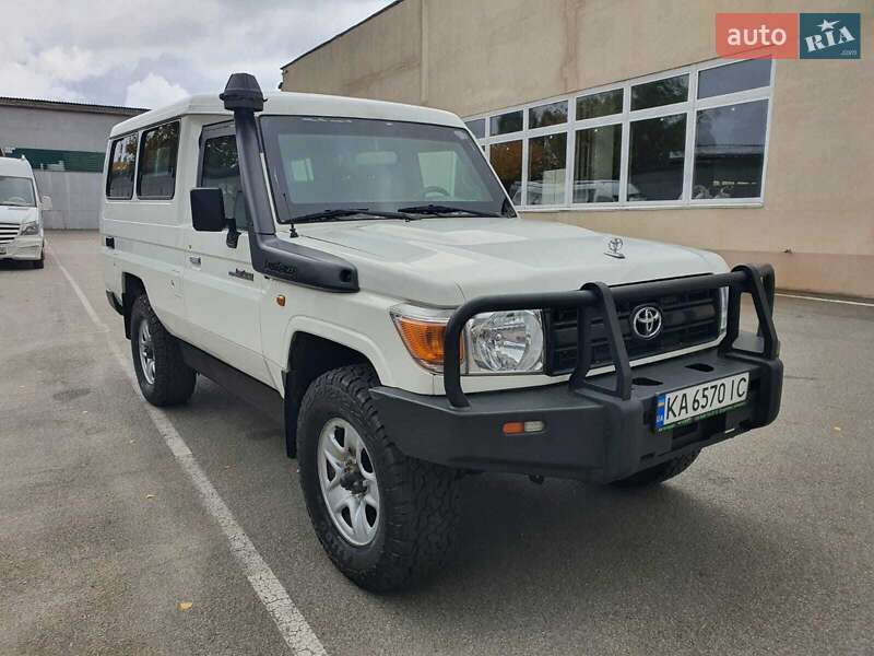 Toyota Land Cruiser 2014