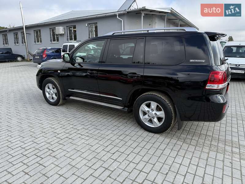 Позашляховик / Кросовер Toyota Land Cruiser 2011 в Тернополі
