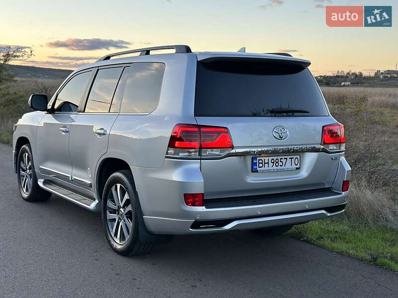 Внедорожник / Кроссовер Toyota Land Cruiser 2016 в Одессе фото 16 Внедорожник / Кроссовер Toyota Land Cruiser 2016 в Одессе