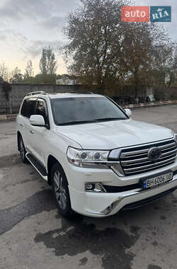 Внедорожник / Кроссовер Toyota Land Cruiser 2018 в 