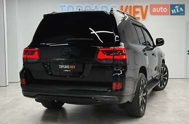 Внедорожник / Кроссовер Toyota Land Cruiser 2018 в 