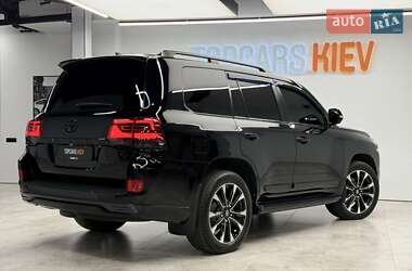 Внедорожник / Кроссовер Toyota Land Cruiser 2018 в 