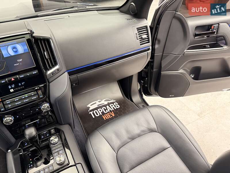 Внедорожник / Кроссовер Toyota Land Cruiser 2018 в Киеве фото 60 Внедорожник / Кроссовер Toyota Land Cruiser 2018 в Киеве