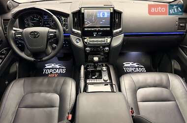 Внедорожник / Кроссовер Toyota Land Cruiser 2018 в 