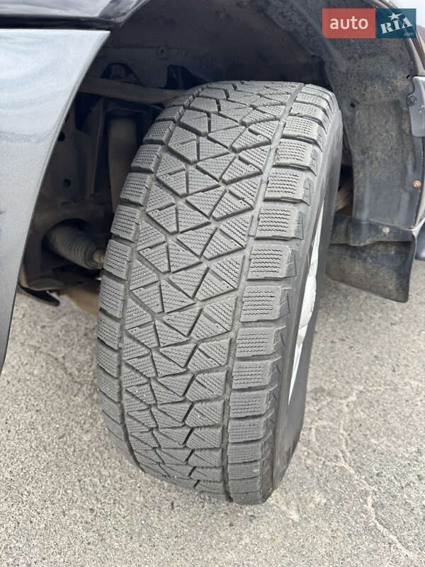 Внедорожник / Кроссовер Toyota Land Cruiser 2003 в Киеве