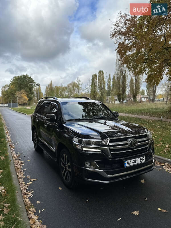 Внедорожник / Кроссовер Toyota Land Cruiser 2019 в Киеве