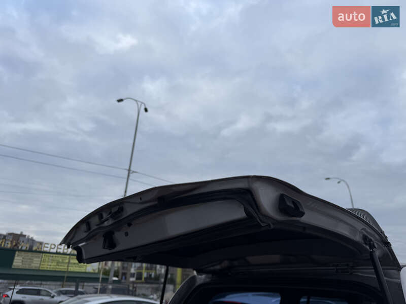 Внедорожник / Кроссовер Toyota Land Cruiser 2001 в Киеве фото 11 Внедорожник / Кроссовер Toyota Land Cruiser 2001 в Киеве