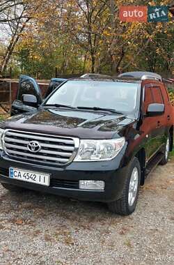 Toyota Land Cruiser 2011