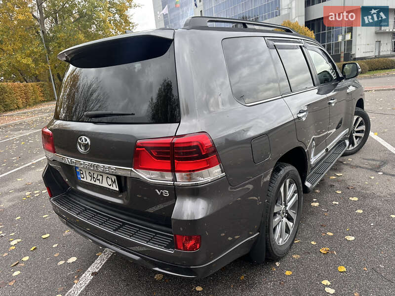 Внедорожник / Кроссовер Toyota Land Cruiser 2018 в Киеве фото 5 Внедорожник / Кроссовер Toyota Land Cruiser 2018 в Киеве
