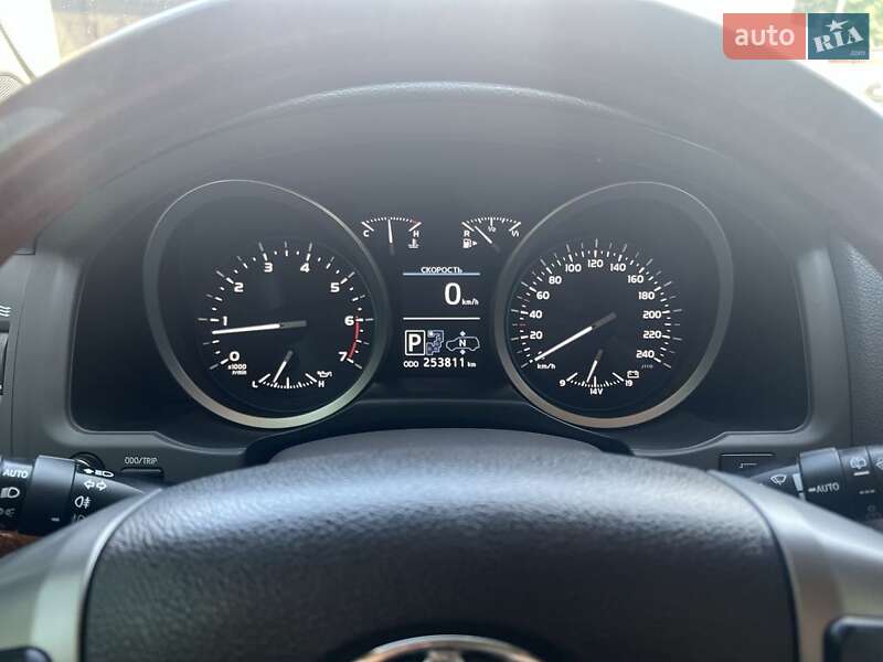 Внедорожник / Кроссовер Toyota Land Cruiser 2013 в Днепре фото 12 Внедорожник / Кроссовер Toyota Land Cruiser 2013 в Днепре