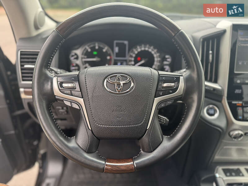 Внедорожник / Кроссовер Toyota Land Cruiser 2016 в Киеве