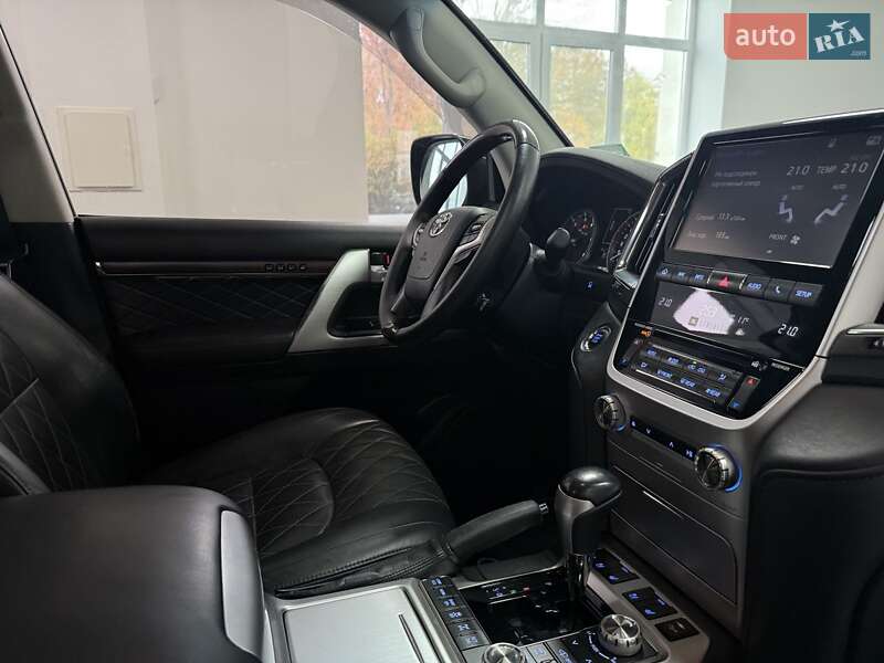 Внедорожник / Кроссовер Toyota Land Cruiser 2017 в Полтаве фото 19 Внедорожник / Кроссовер Toyota Land Cruiser 2017 в Полтаве