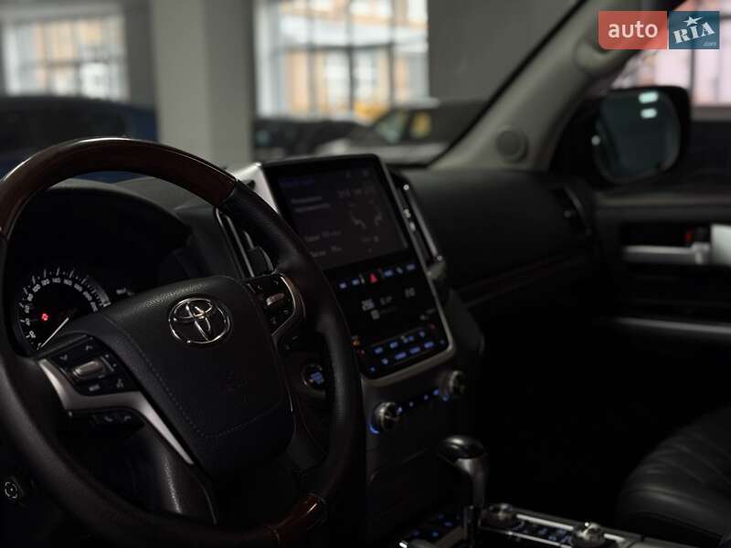 Внедорожник / Кроссовер Toyota Land Cruiser 2017 в Полтаве фото 22 Внедорожник / Кроссовер Toyota Land Cruiser 2017 в Полтаве