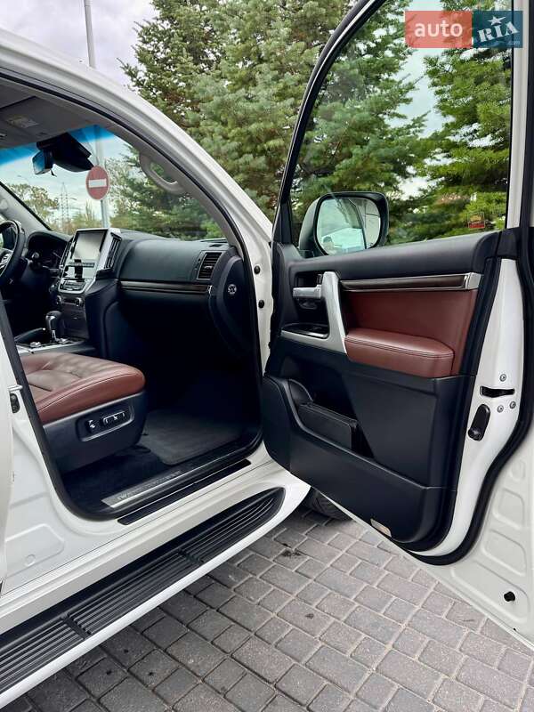Позашляховик / Кросовер Toyota Land Cruiser 2018 в Одесі фото 22 Позашляховик / Кросовер Toyota Land Cruiser 2018 в Одесі