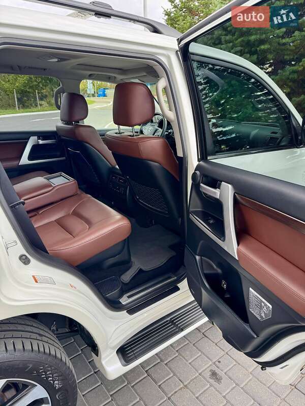 Позашляховик / Кросовер Toyota Land Cruiser 2018 в Одесі фото 30 Позашляховик / Кросовер Toyota Land Cruiser 2018 в Одесі