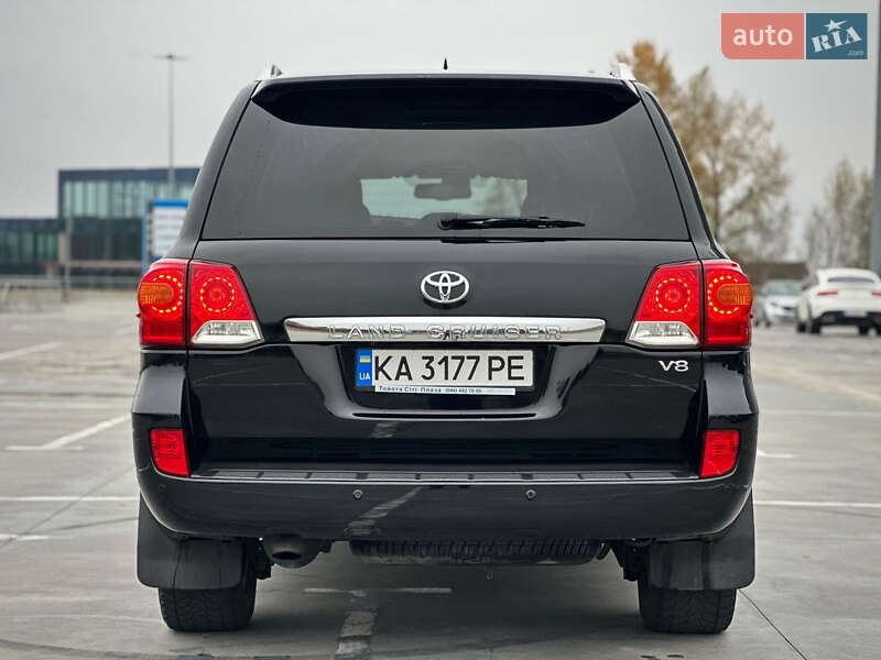 Внедорожник / Кроссовер Toyota Land Cruiser 2014 в Киеве