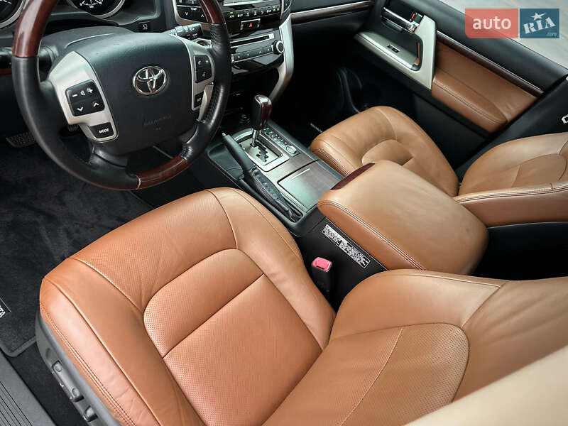 Внедорожник / Кроссовер Toyota Land Cruiser 2014 в Киеве