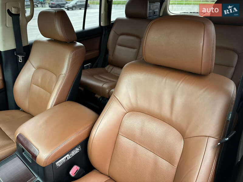 Внедорожник / Кроссовер Toyota Land Cruiser 2014 в Киеве