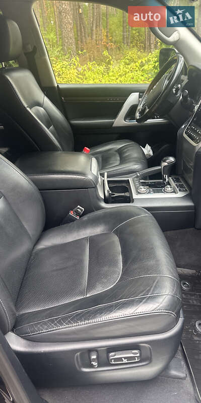 Внедорожник / Кроссовер Toyota Land Cruiser 2019 в Соснице