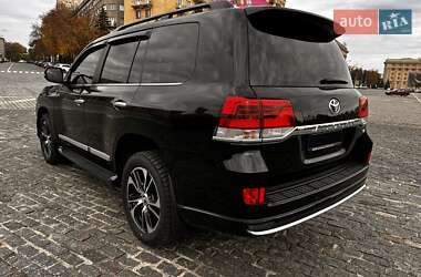 Внедорожник / Кроссовер Toyota Land Cruiser 2020 в 