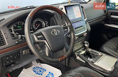 Внедорожник / Кроссовер Toyota Land Cruiser 2017 в 