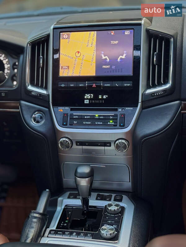 Внедорожник / Кроссовер Toyota Land Cruiser 2017 в Днепре