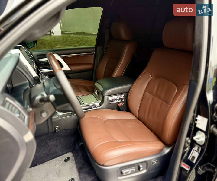 Внедорожник / Кроссовер Toyota Land Cruiser 2017 в Харькове фото 14 Внедорожник / Кроссовер Toyota Land Cruiser 2017 в Харькове