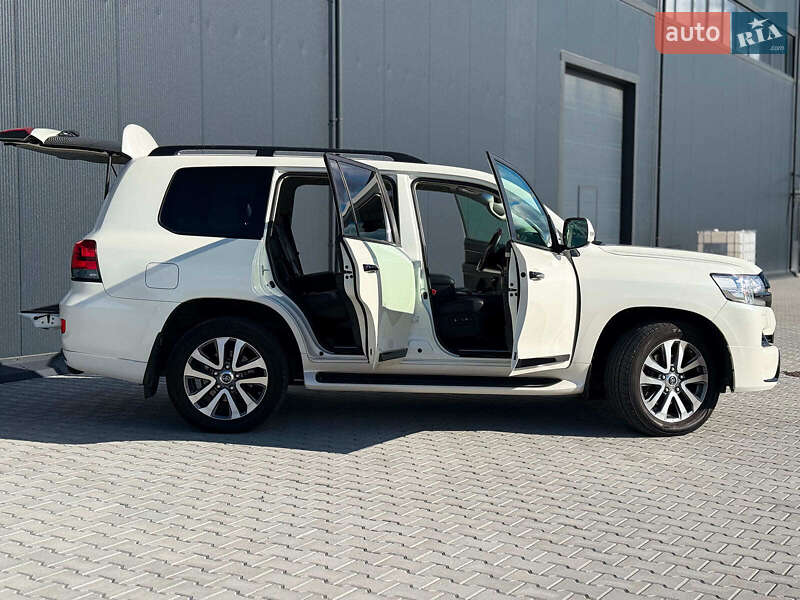 Внедорожник / Кроссовер Toyota Land Cruiser 2016 в Львове