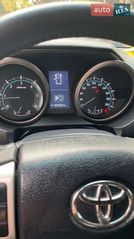 Внедорожник / Кроссовер Toyota Land Cruiser 2010 в Николаеве