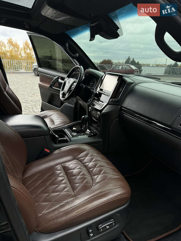 Внедорожник / Кроссовер Toyota Land Cruiser 2017 в Днепре