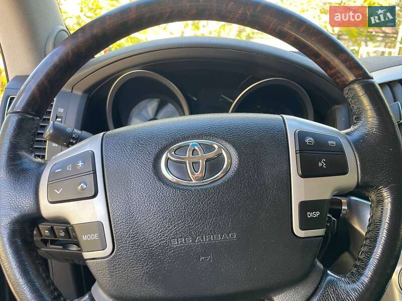 Внедорожник / Кроссовер Toyota Land Cruiser 2013 в Киеве фото 23 Внедорожник / Кроссовер Toyota Land Cruiser 2013 в Киеве