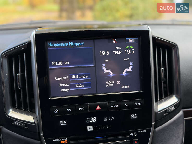 Внедорожник / Кроссовер Toyota Land Cruiser 2016 в Львове фото 46 Внедорожник / Кроссовер Toyota Land Cruiser 2016 в Львове