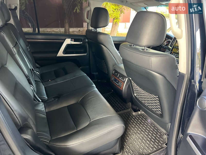 Позашляховик / Кросовер Toyota Land Cruiser 2016 в Дніпрі фото 23 Позашляховик / Кросовер Toyota Land Cruiser 2016 в Дніпрі