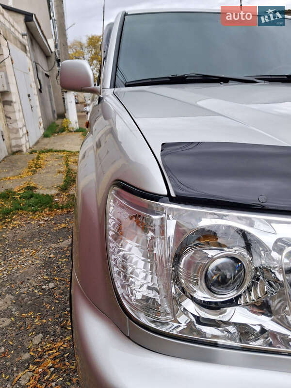 Позашляховик / Кросовер Toyota Land Cruiser 2006 в Одесі
