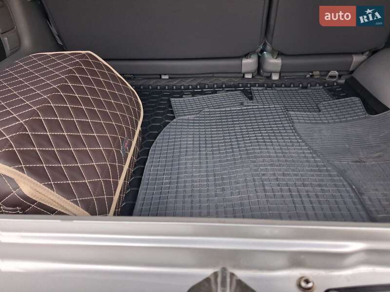 Позашляховик / Кросовер Toyota Land Cruiser 2006 в Одесі