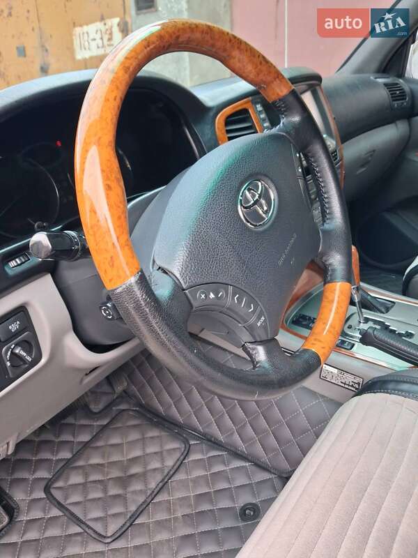 Позашляховик / Кросовер Toyota Land Cruiser 2006 в Одесі
