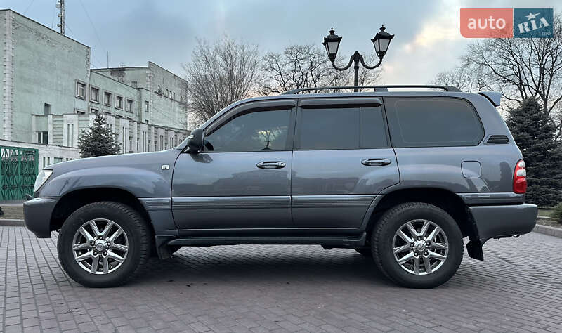 Позашляховик / Кросовер Toyota Land Cruiser 2004 в Дніпрі