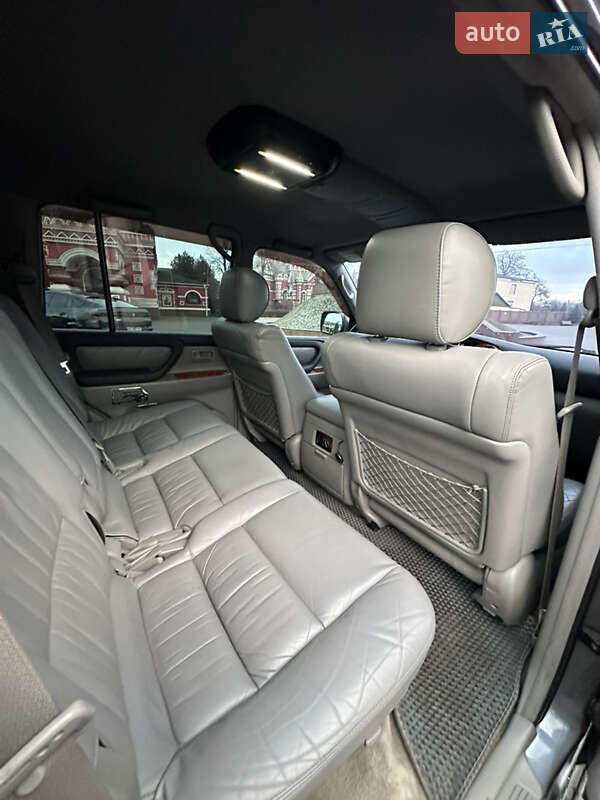 Позашляховик / Кросовер Toyota Land Cruiser 2004 в Дніпрі