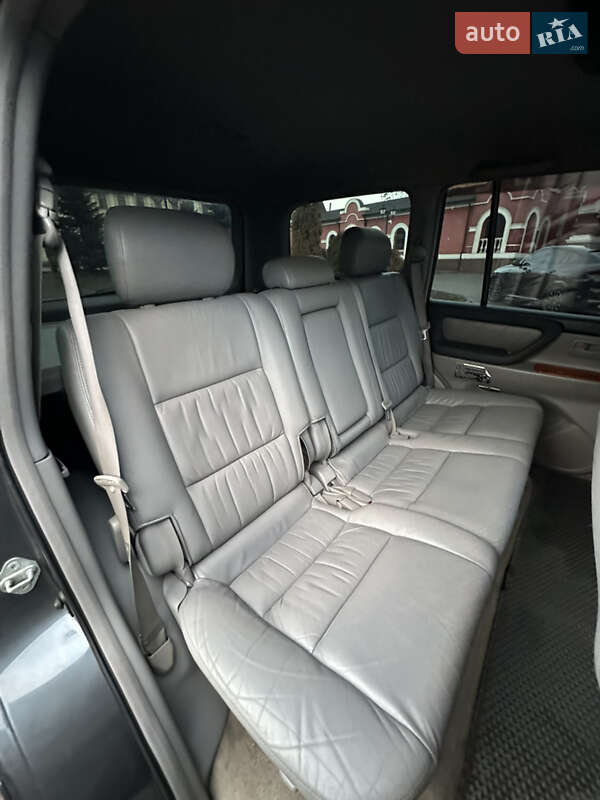 Позашляховик / Кросовер Toyota Land Cruiser 2004 в Дніпрі