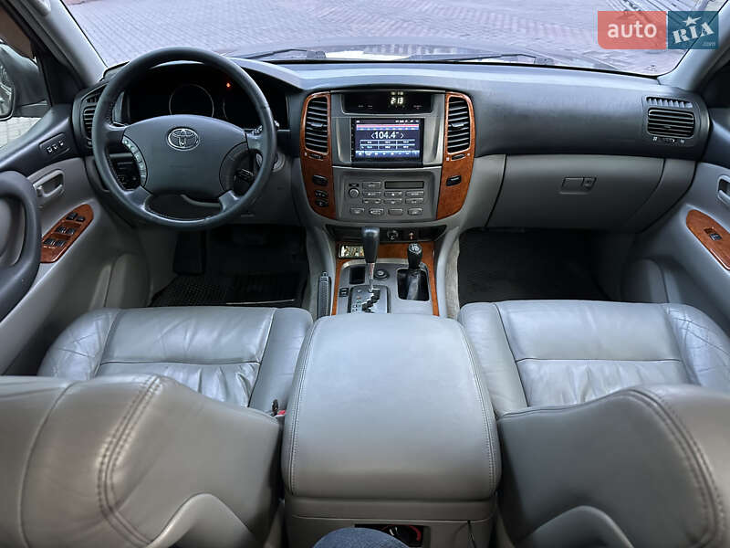Позашляховик / Кросовер Toyota Land Cruiser 2004 в Дніпрі