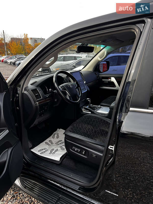 Позашляховик / Кросовер Toyota Land Cruiser 2015 в Черкасах фото 10 Позашляховик / Кросовер Toyota Land Cruiser 2015 в Черкасах