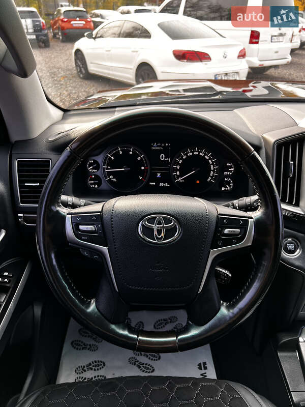 Позашляховик / Кросовер Toyota Land Cruiser 2015 в Черкасах фото 11 Позашляховик / Кросовер Toyota Land Cruiser 2015 в Черкасах