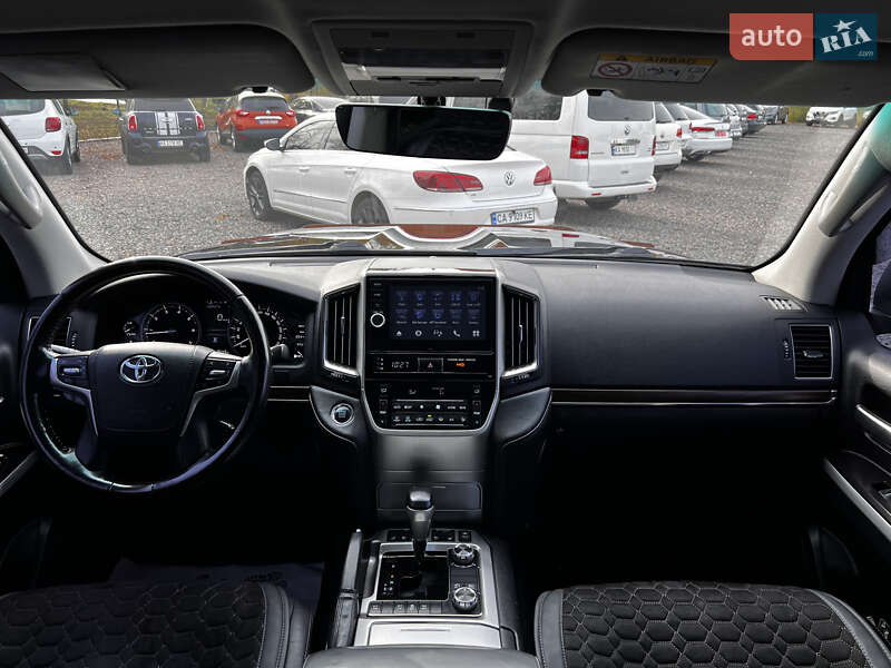 Позашляховик / Кросовер Toyota Land Cruiser 2015 в Черкасах фото 13 Позашляховик / Кросовер Toyota Land Cruiser 2015 в Черкасах
