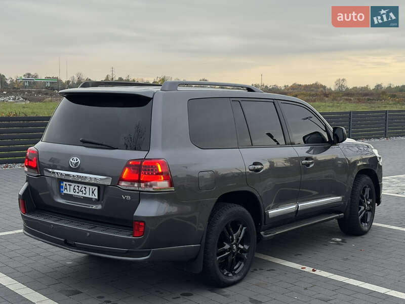 Внедорожник / Кроссовер Toyota Land Cruiser 2010 в Мукачево