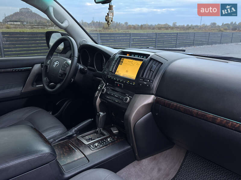 Внедорожник / Кроссовер Toyota Land Cruiser 2010 в Мукачево