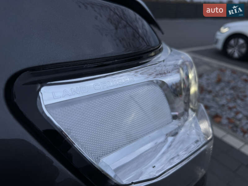 Внедорожник / Кроссовер Toyota Land Cruiser 2010 в Мукачево