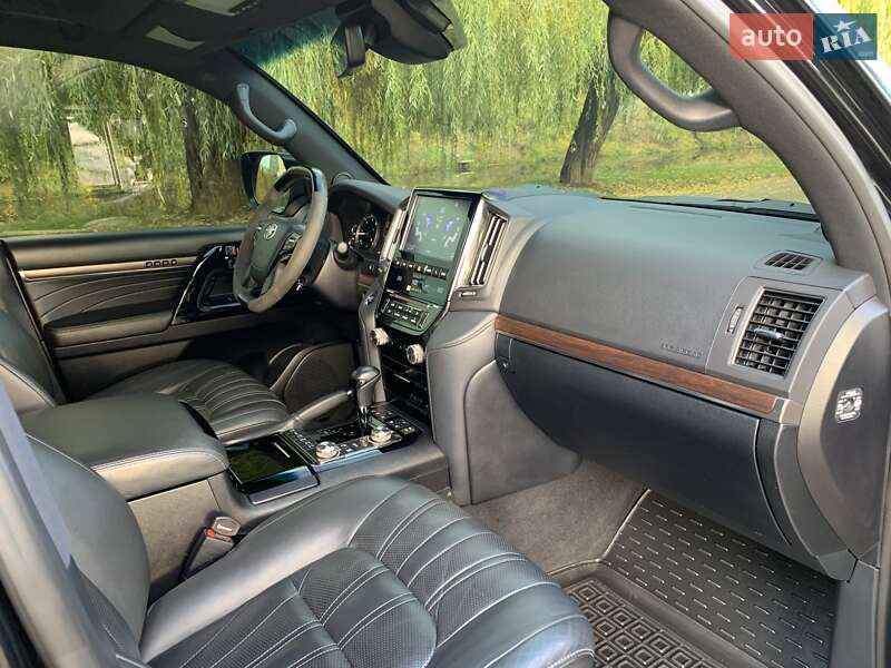 Внедорожник / Кроссовер Toyota Land Cruiser 2019 в Кривом Роге