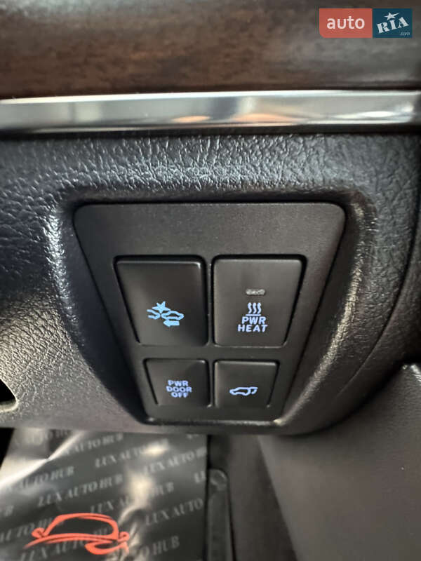 Внедорожник / Кроссовер Toyota Land Cruiser 2018 в Киеве