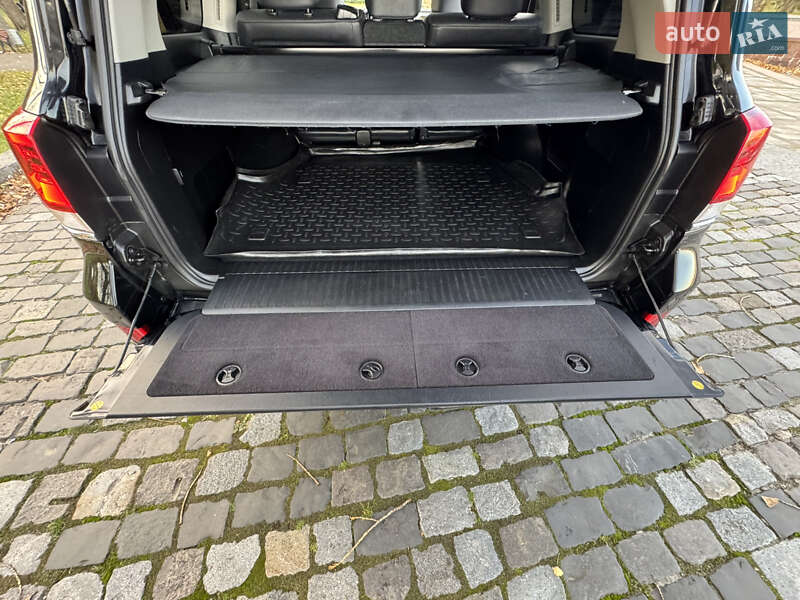 Внедорожник / Кроссовер Toyota Land Cruiser 2018 в Киеве