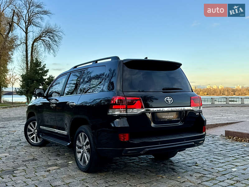 Внедорожник / Кроссовер Toyota Land Cruiser 2018 в Киеве